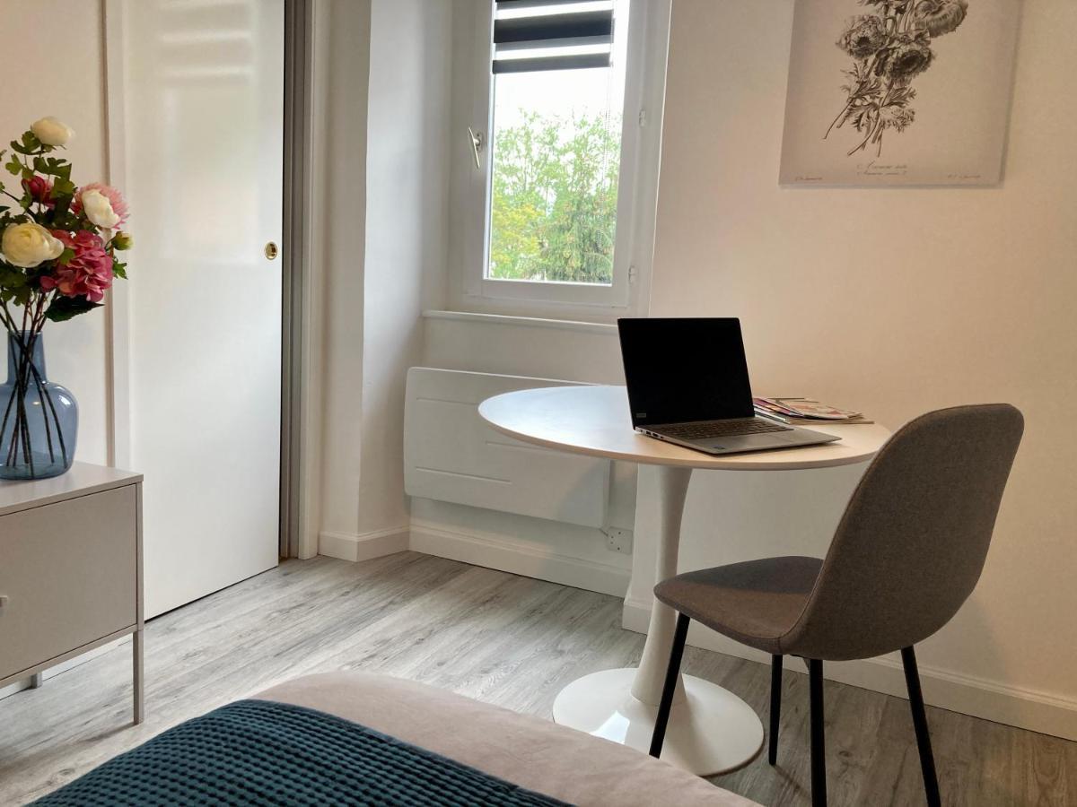 Aux 4 Logis Appart-Hotel - Studio Le Flore - Petit Dejeuner Inclus 1Ere Nuit 푸아 외부 사진