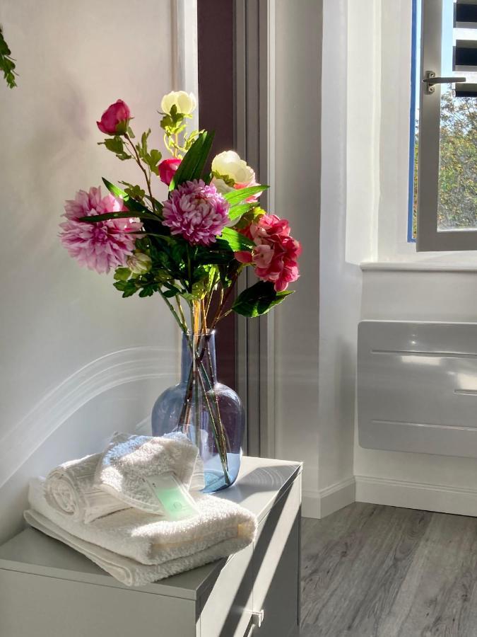 Aux 4 Logis Appart-Hotel - Studio Le Flore - Petit Dejeuner Inclus 1Ere Nuit 푸아 외부 사진